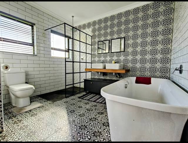 3 BEDROOM HOUSE FOR SALE IN ASTON BAY